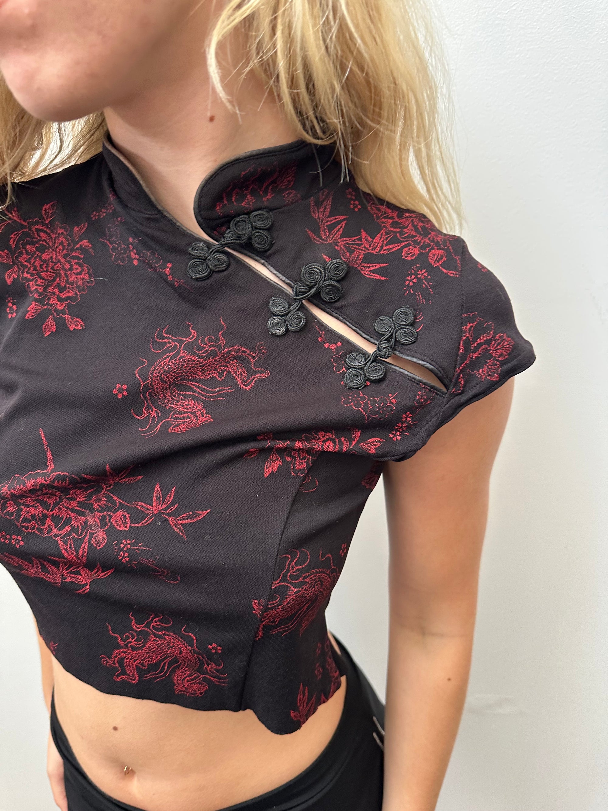 Black & Red Oriental Collar Crop Top - Size M