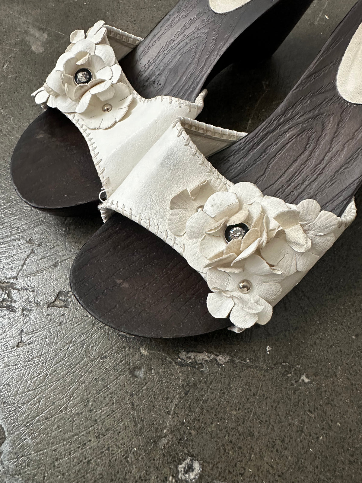 White Flower Sandal Clogs - Size EU 39