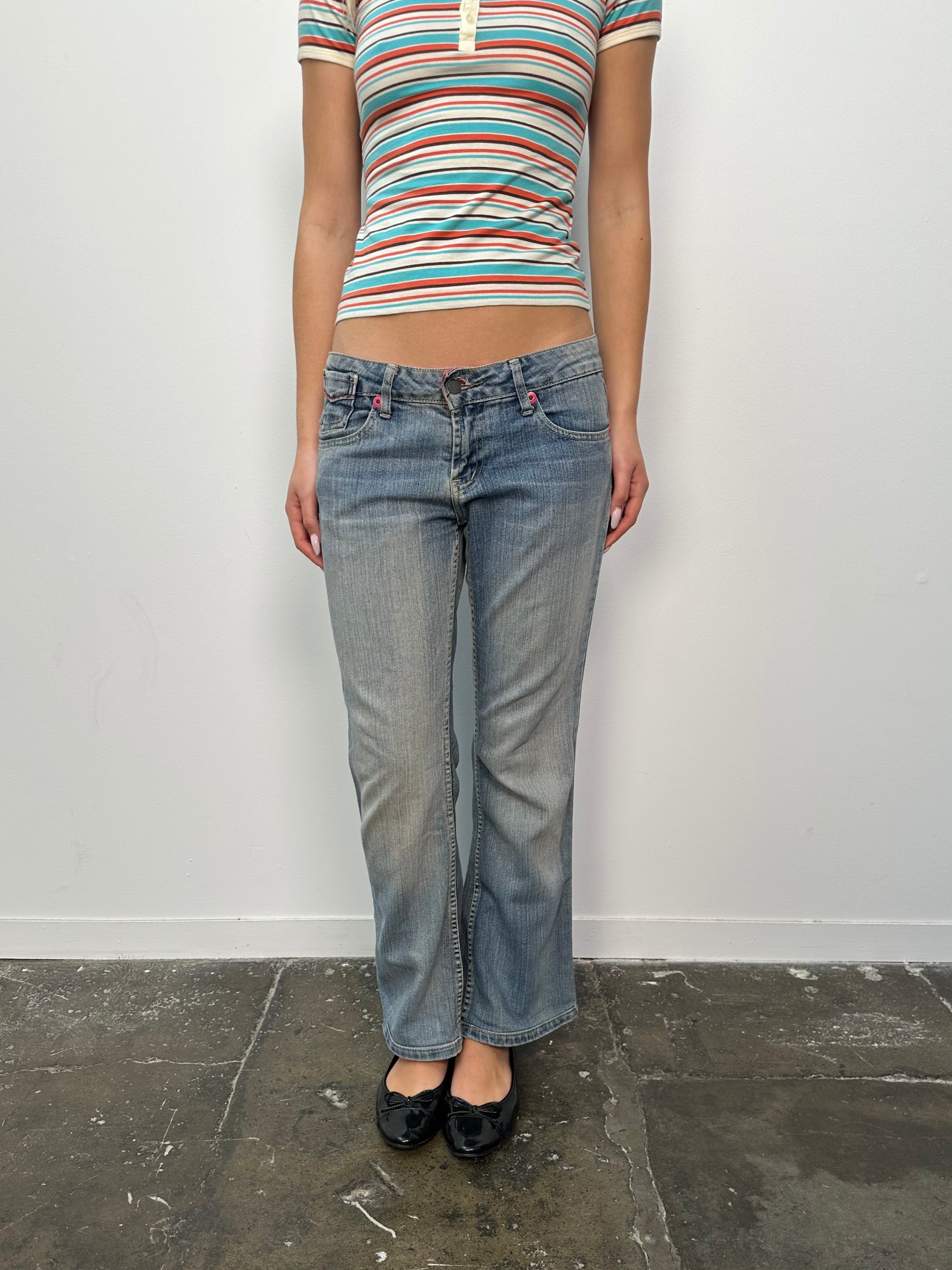 Low-Rise Light Wash Straight LegJeans - Size M