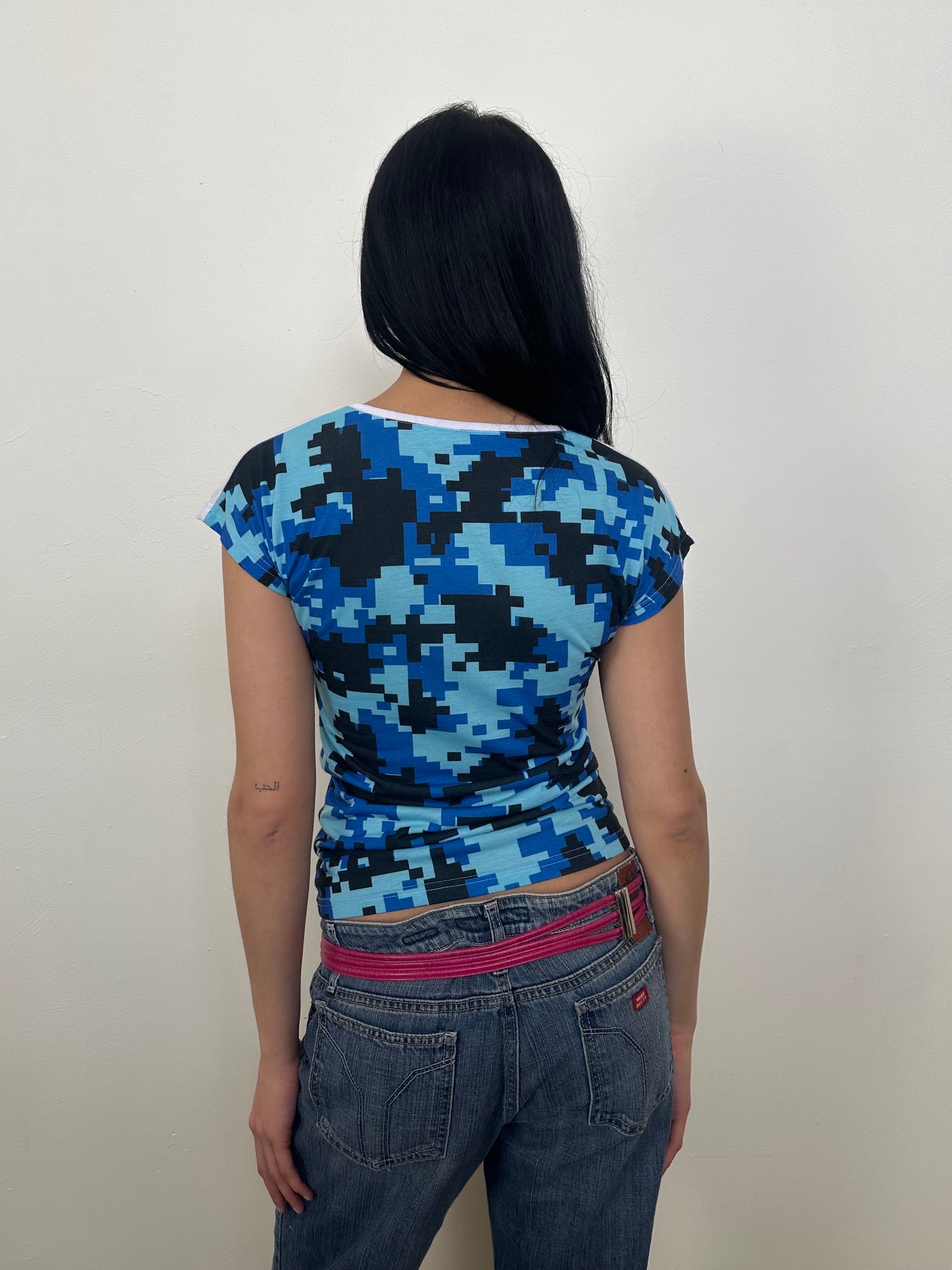 Blue & Pink Graphic Print T-Shirt - Size S