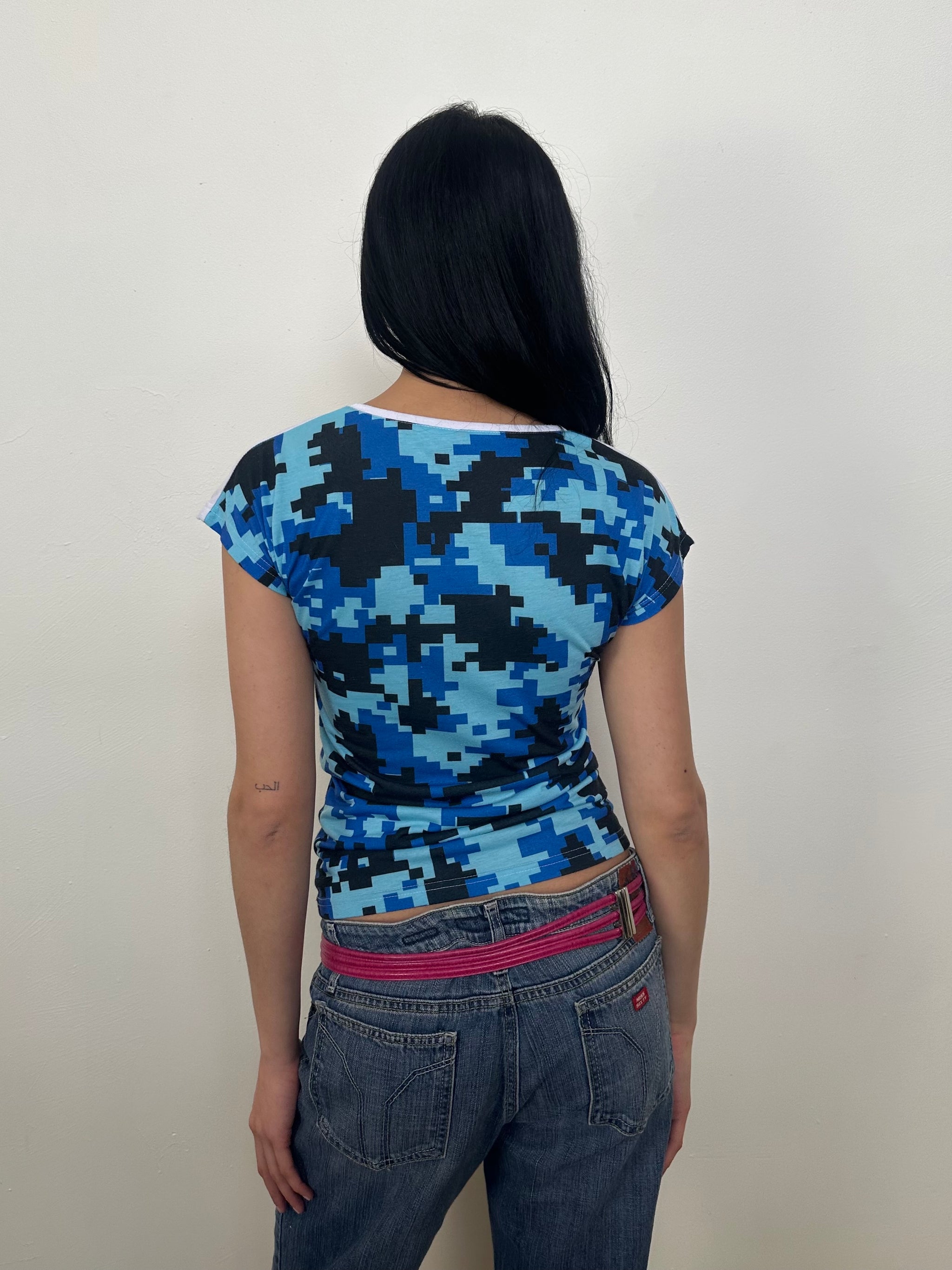 Blue & Pink Graphic Print T-Shirt - Size S