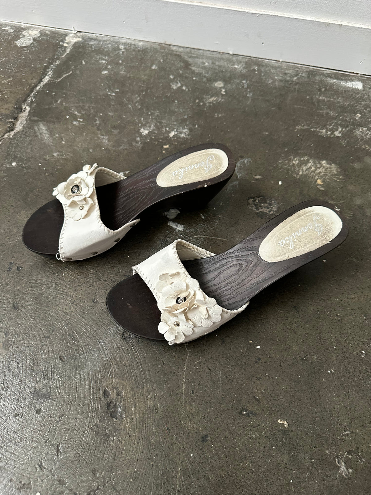 White Flower Sandal Clogs - Size EU 39