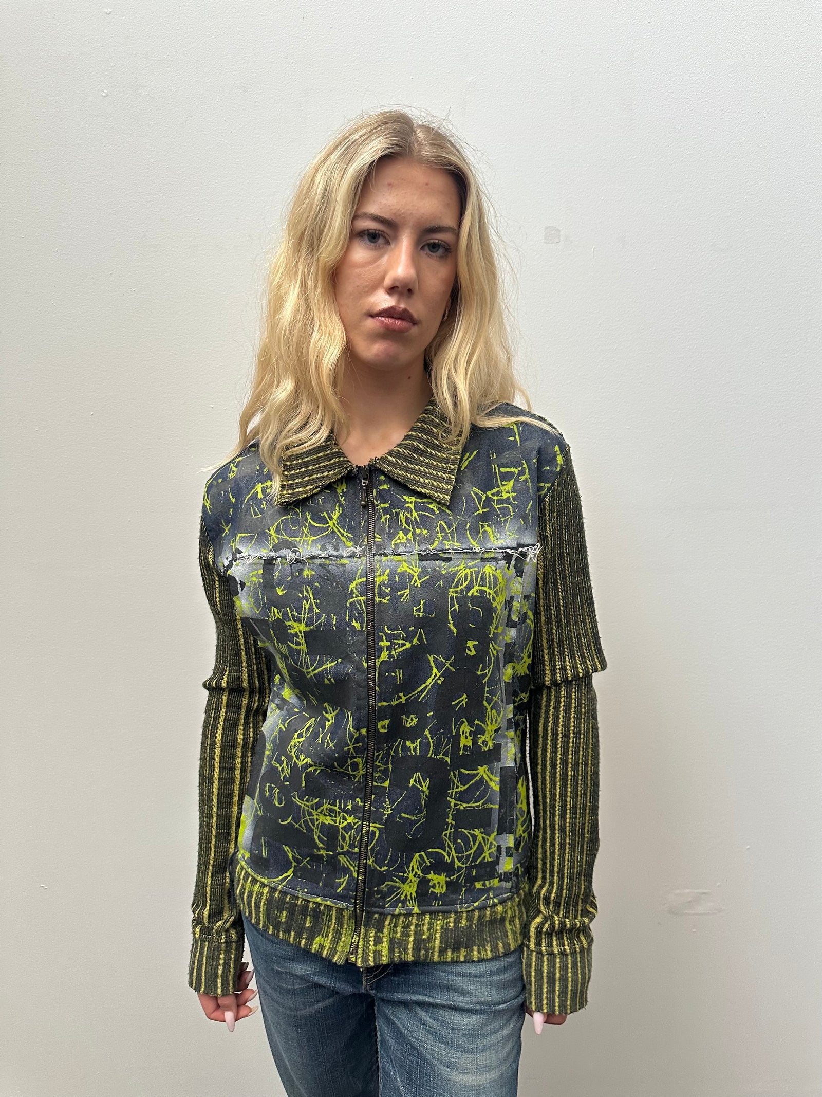 Green & Black Graphic Ribbed Zip Up - Size M