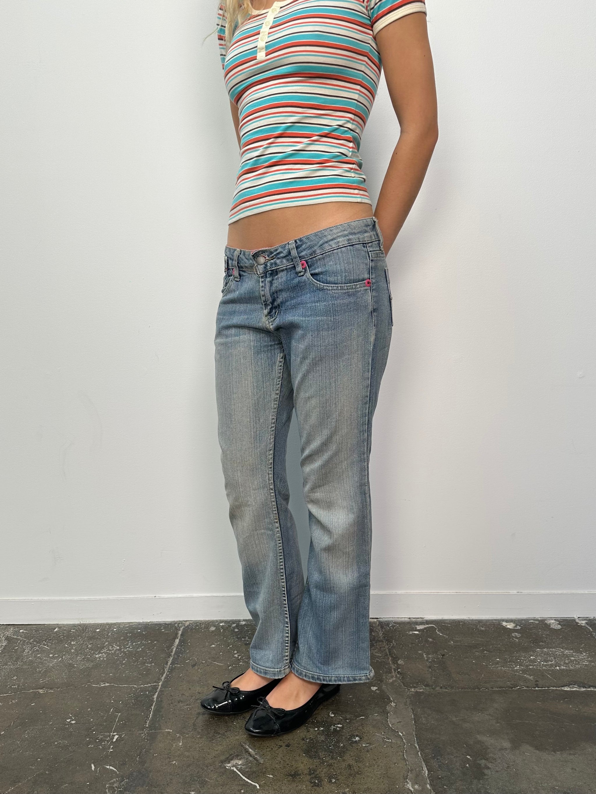Low-Rise Light Wash Straight LegJeans - Size M